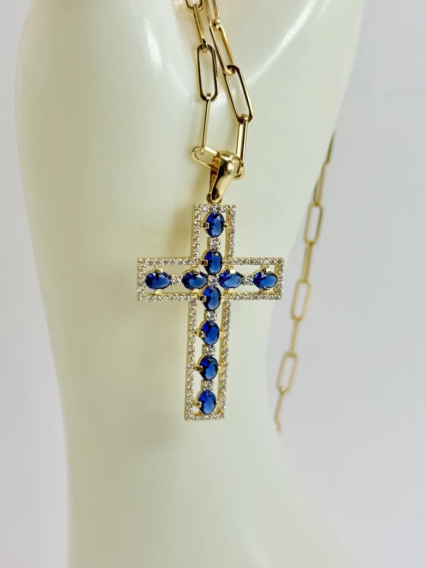 Dijes en oro 18K